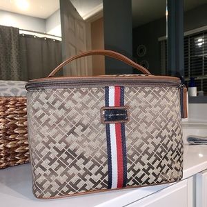 Tommy Hilfiger Large Travel Makeup Bag